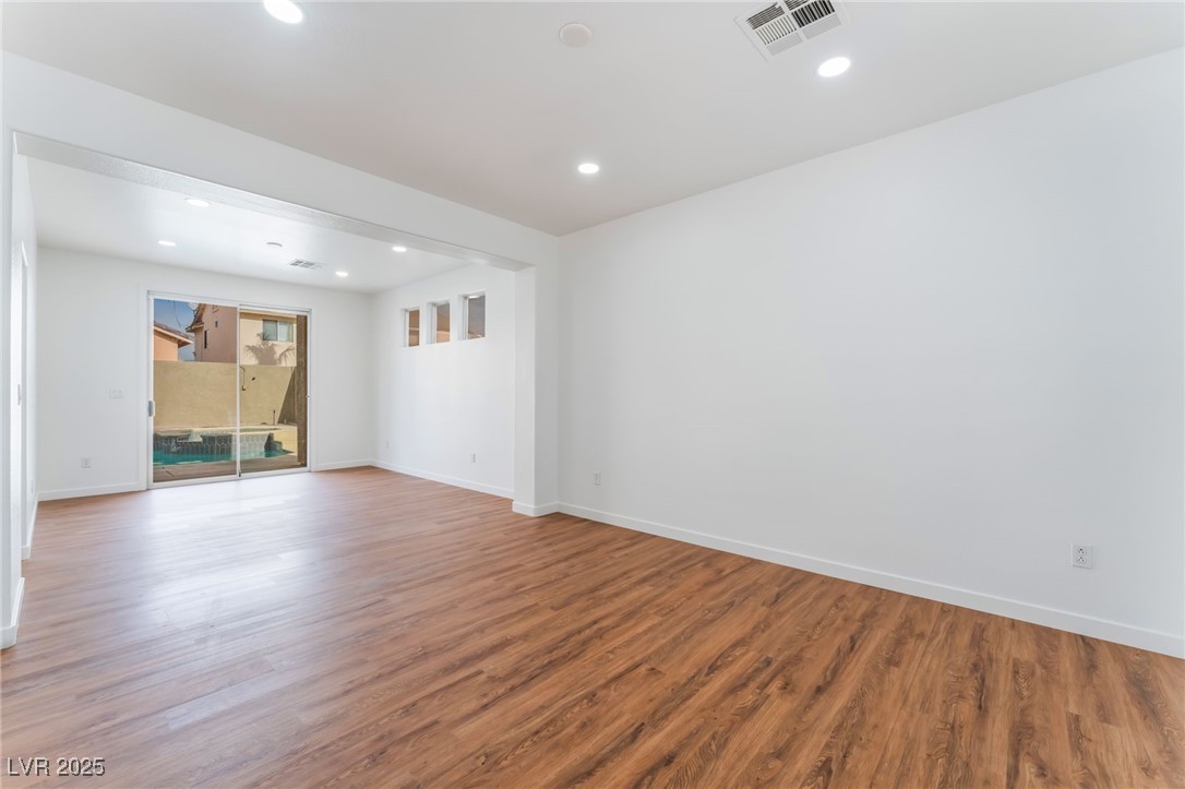 9636 West Gilmore Avenue Property Photo 11