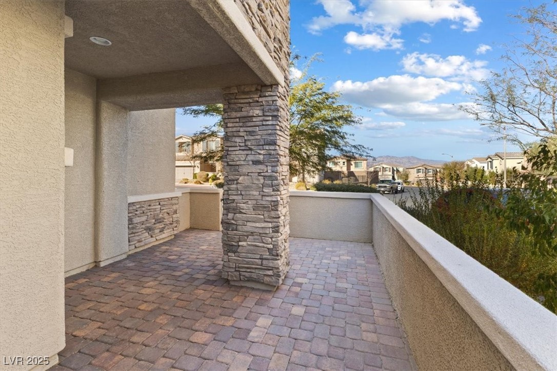 9661 Canyon Landing Avenue Property Photo 4