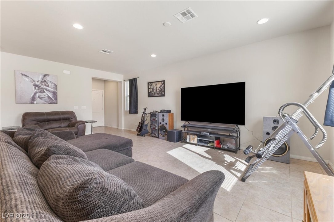 9661 Canyon Landing Avenue Property Photo 7