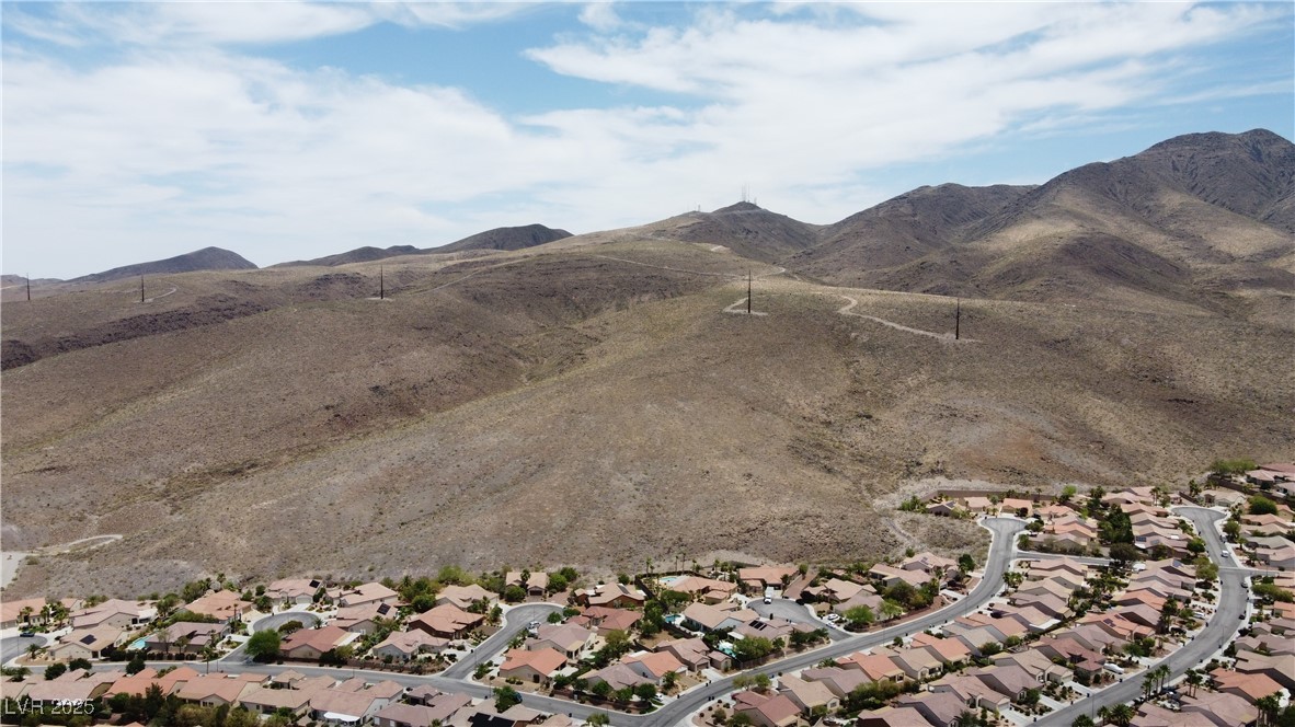 2127 Sawtooth Mountain Drive Property Photo 33