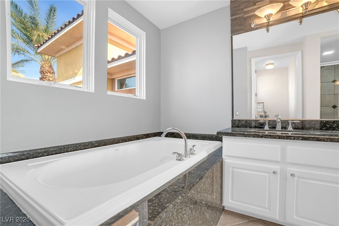 24 Cerchio Alto Property Photo 16
