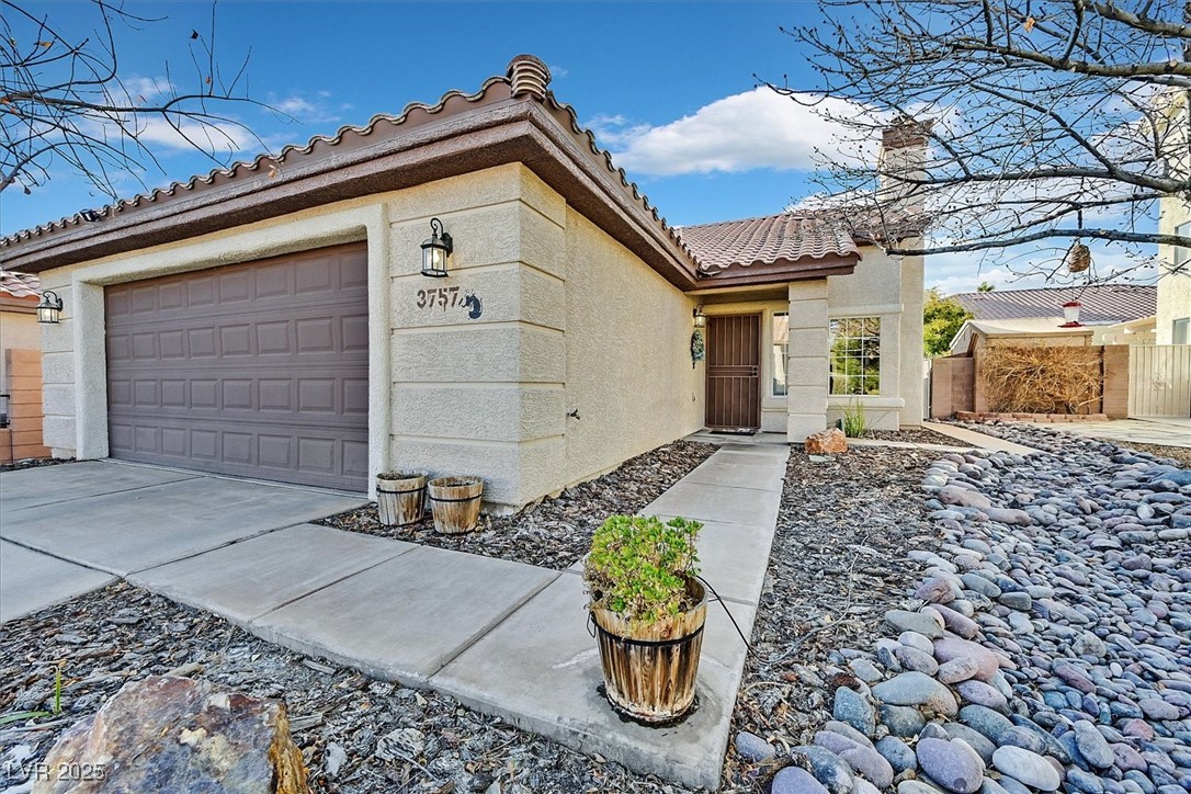3757 Grand Viewpoint Court Property Photo 2