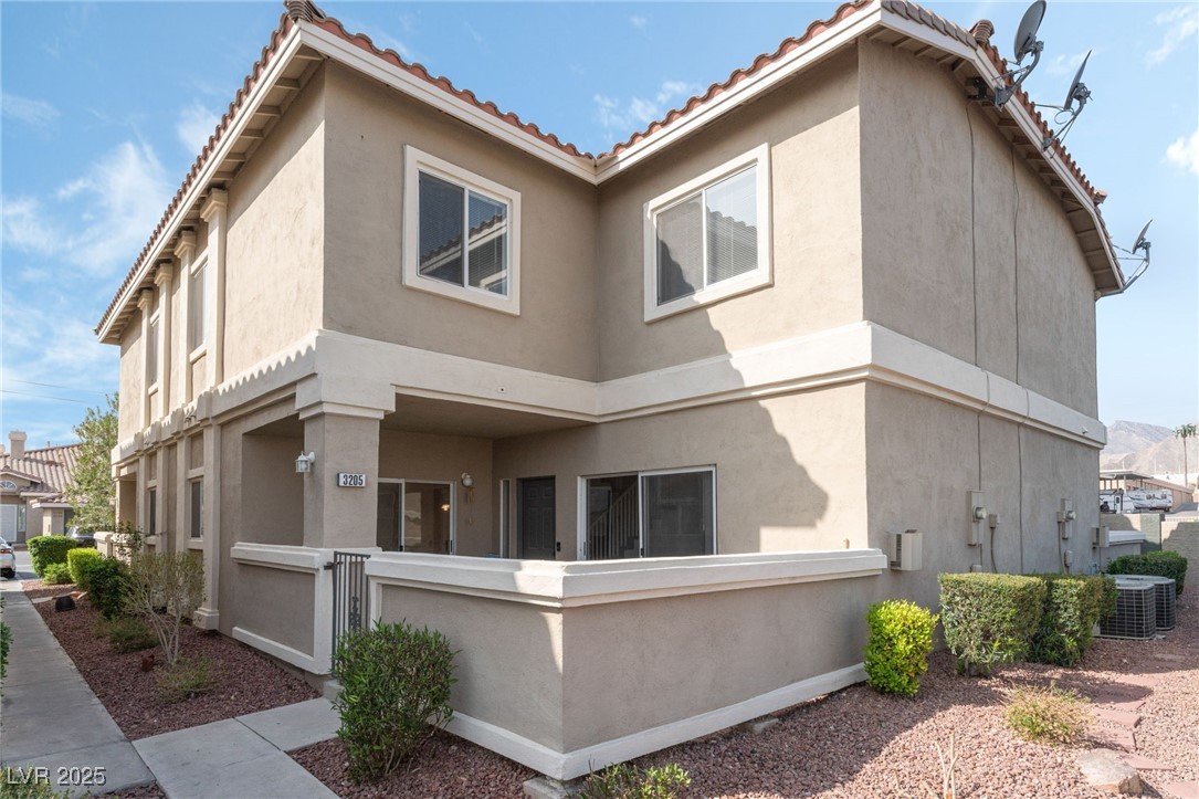 3205 Mystic Ridge Court - Property Photo 3
