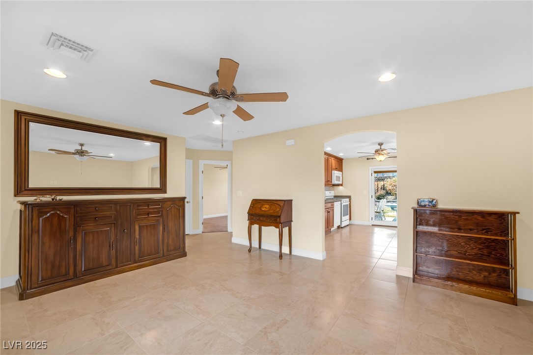 250 Tonalea Avenue Property Photo 4