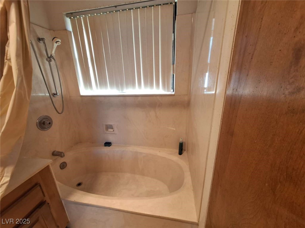 671 Bourbon Street H2 Property Photo 18