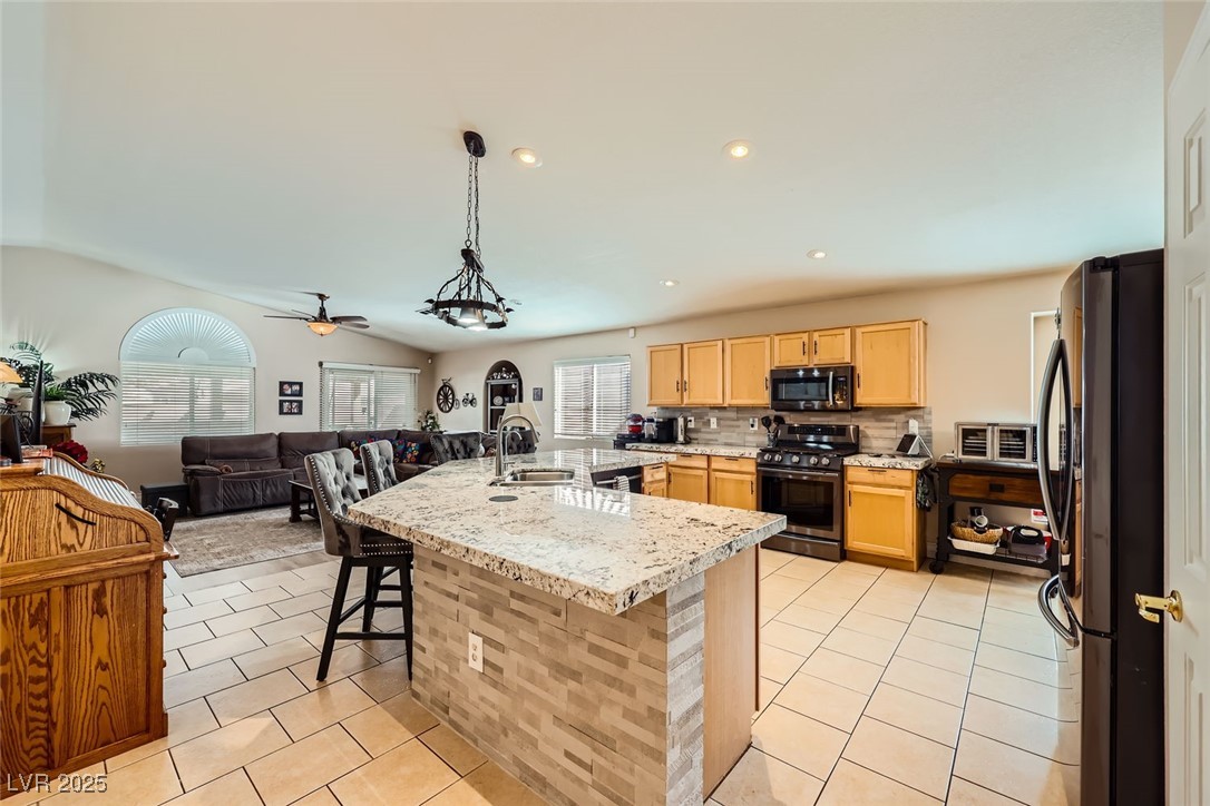 7666 Rainbow Cove Drive Property Photo 19