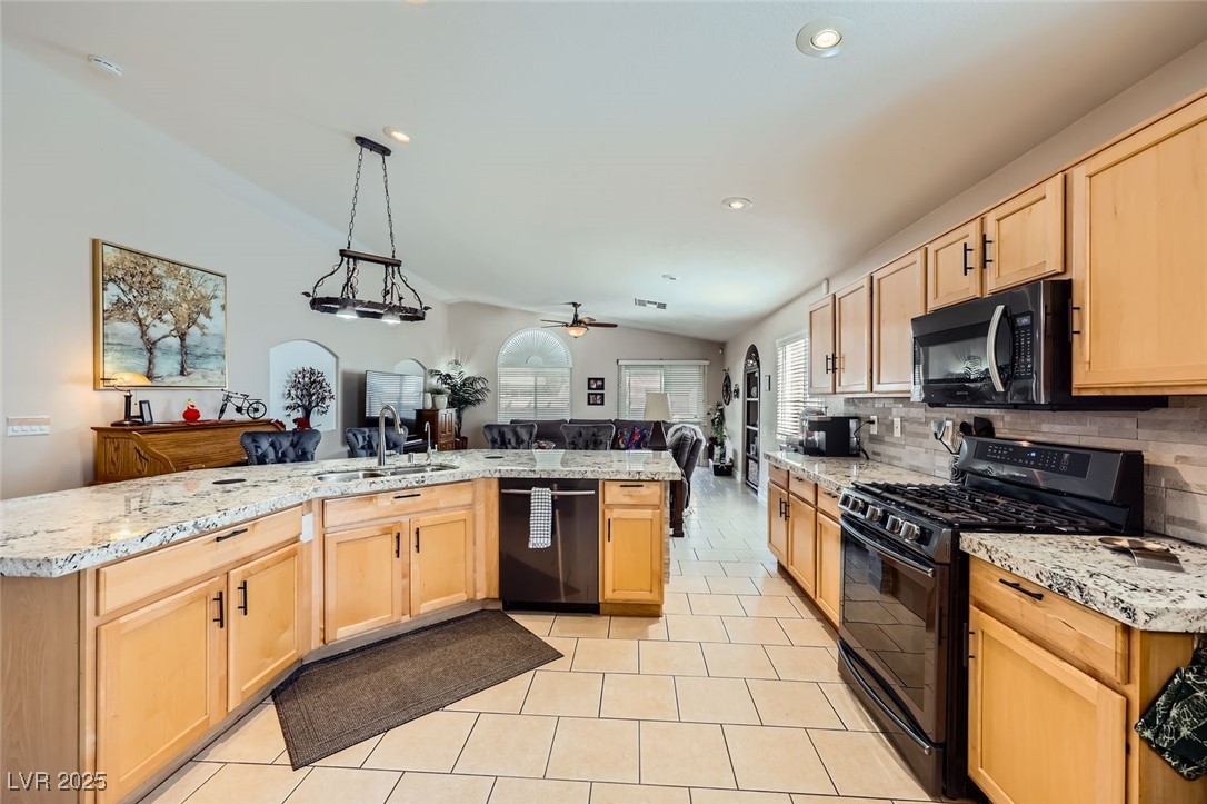 7666 Rainbow Cove Drive Property Photo 26
