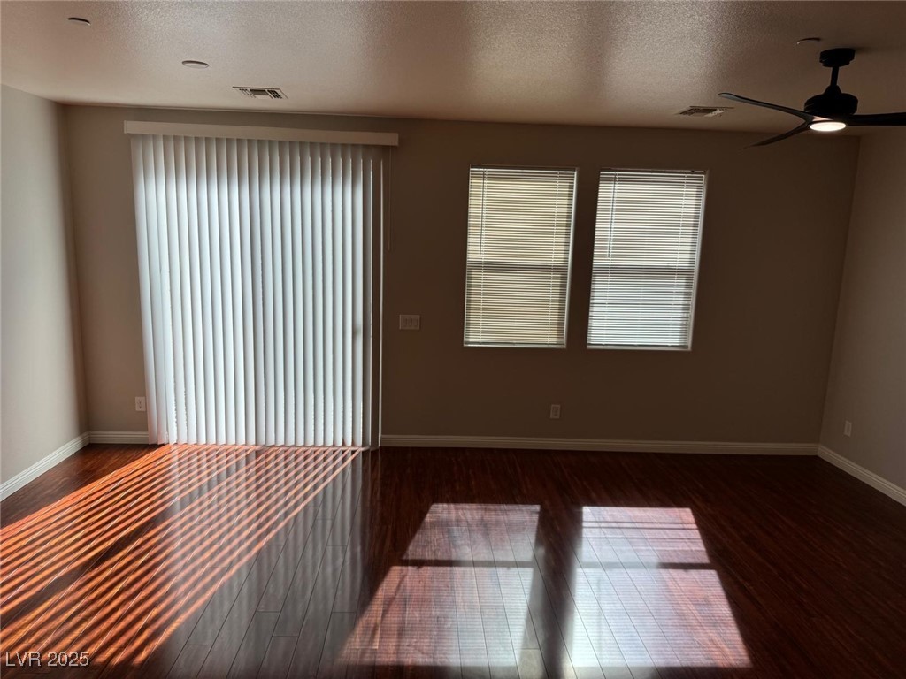 5327 Lazy Breeze Avenue Property Photo 8