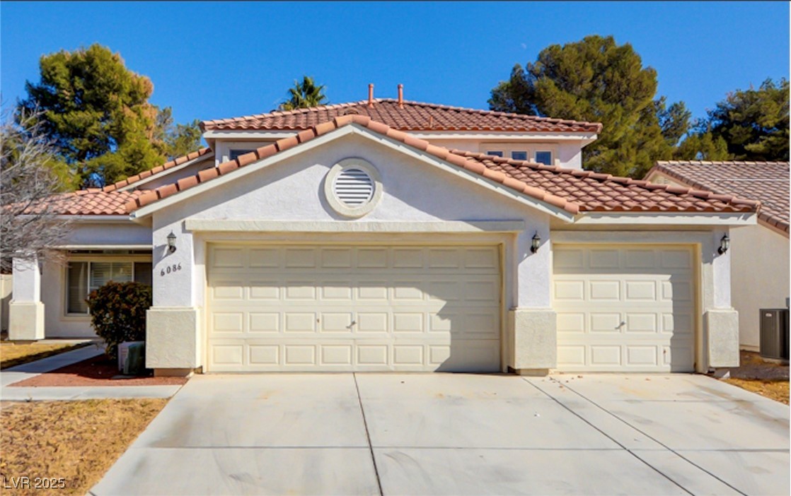 6086 Shadow Oak Drive Property Photo 1