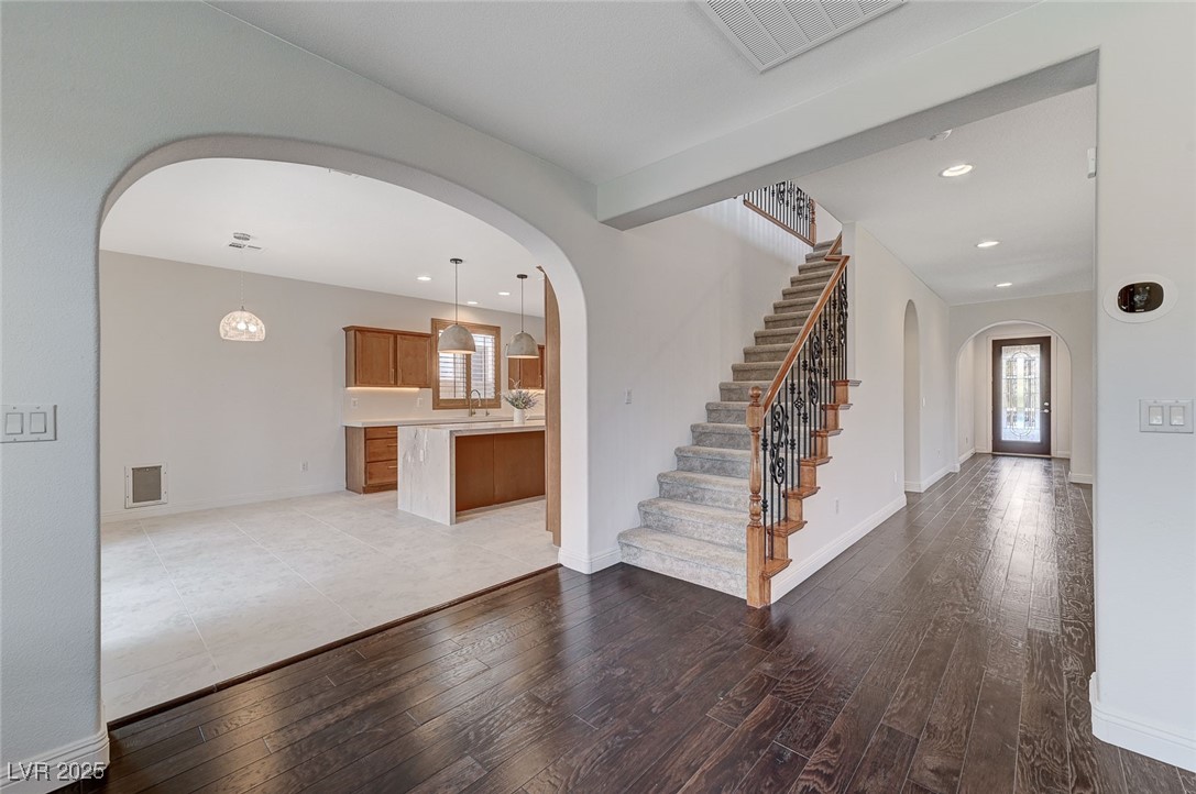 1381 Robard Street Property Photo 18