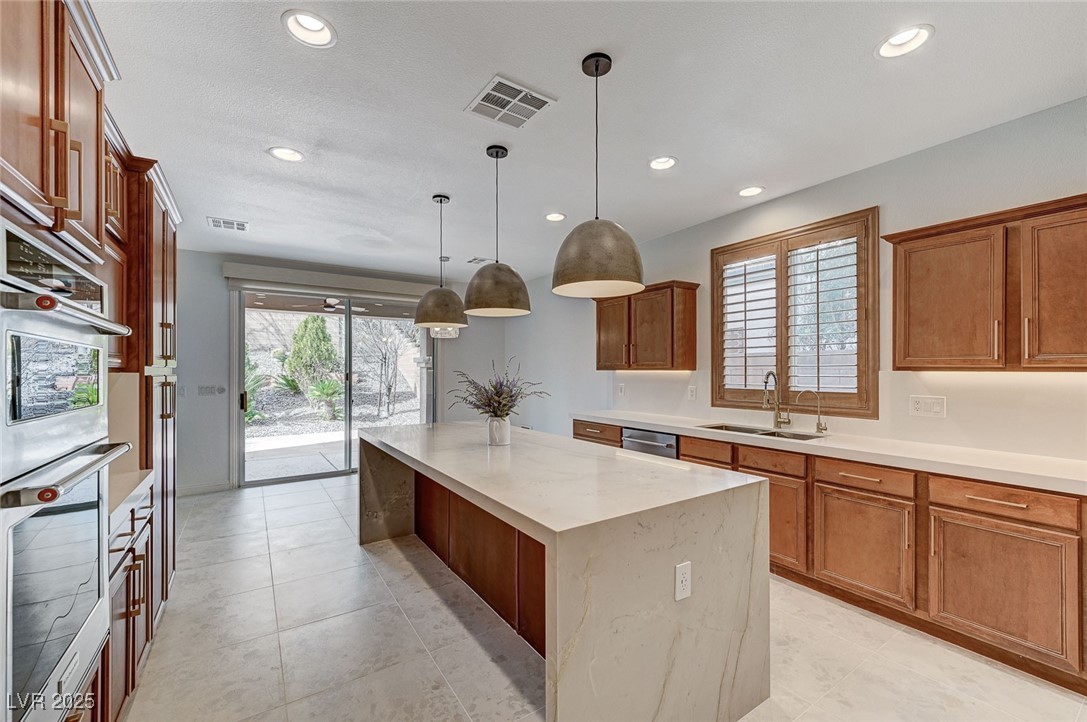 1381 Robard Street Property Photo 28