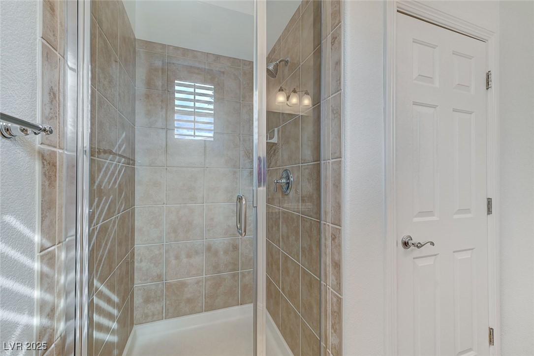 1381 Robard Street Property Photo 33