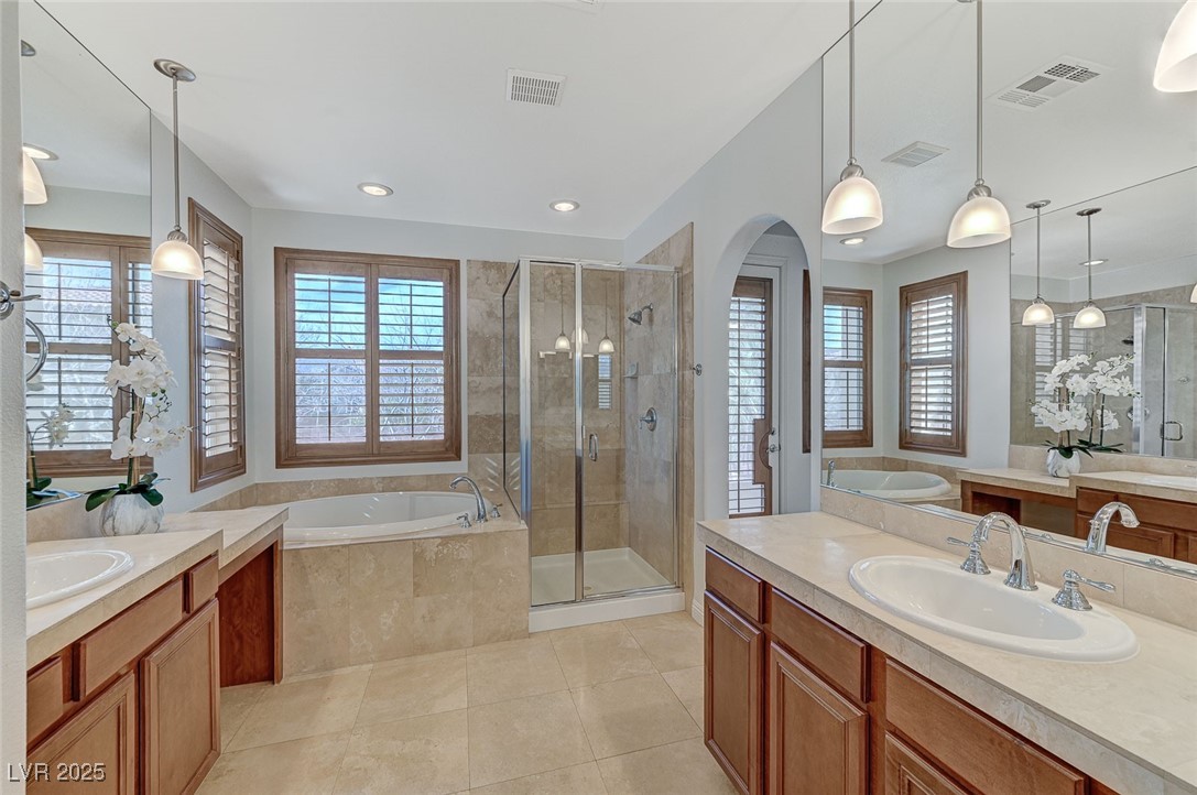 1381 Robard Street Property Photo 43