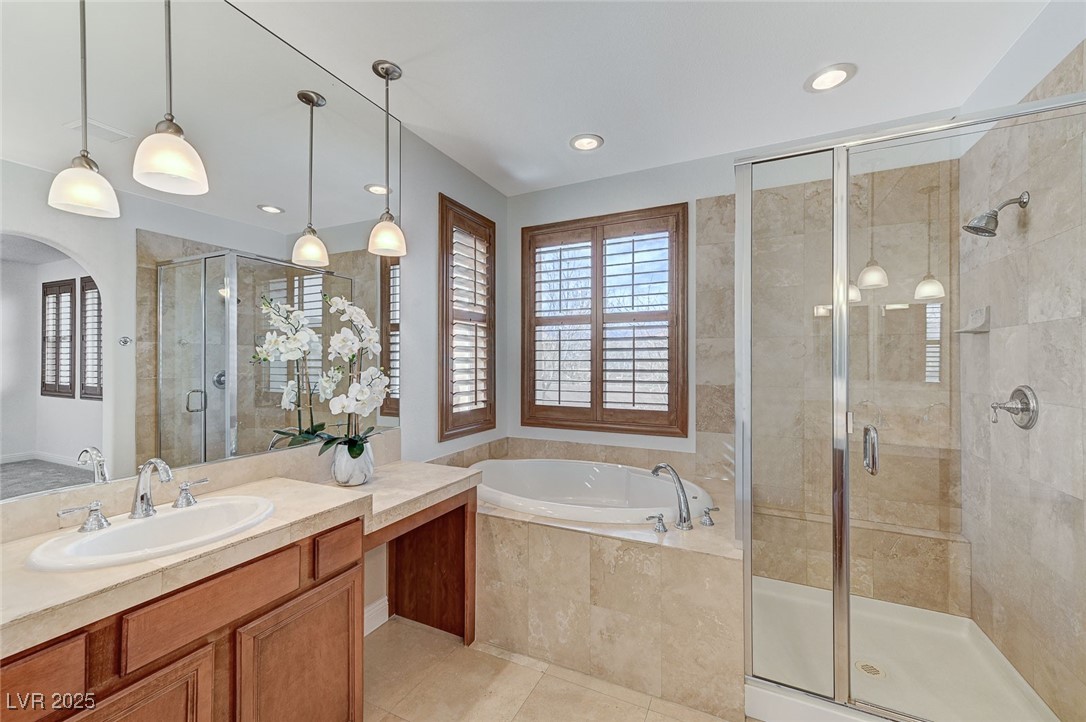 1381 Robard Street Property Photo 44