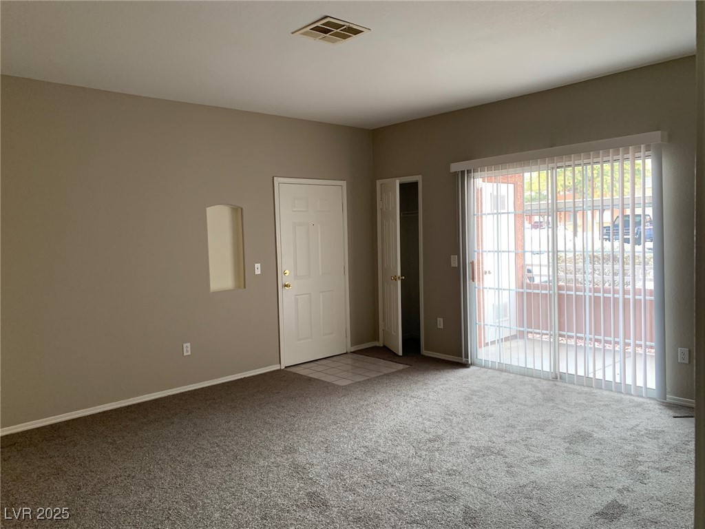 4730 East Craig Road 1170 Property Photo 2