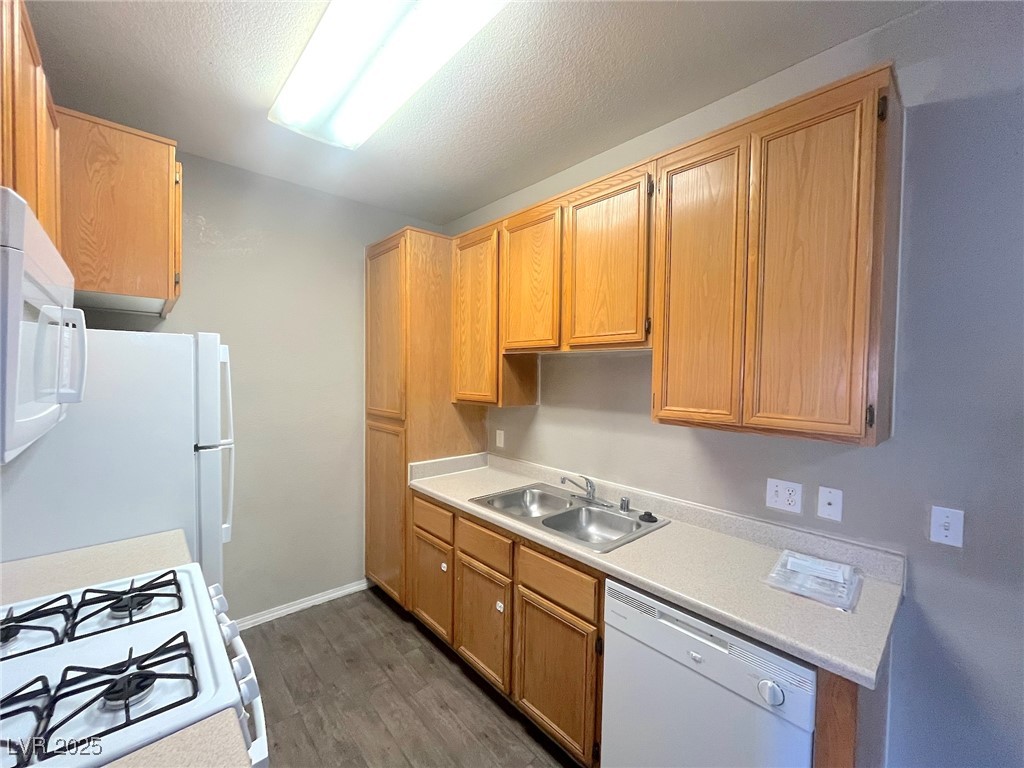 4730 East Craig Road 1170 Property Photo 5