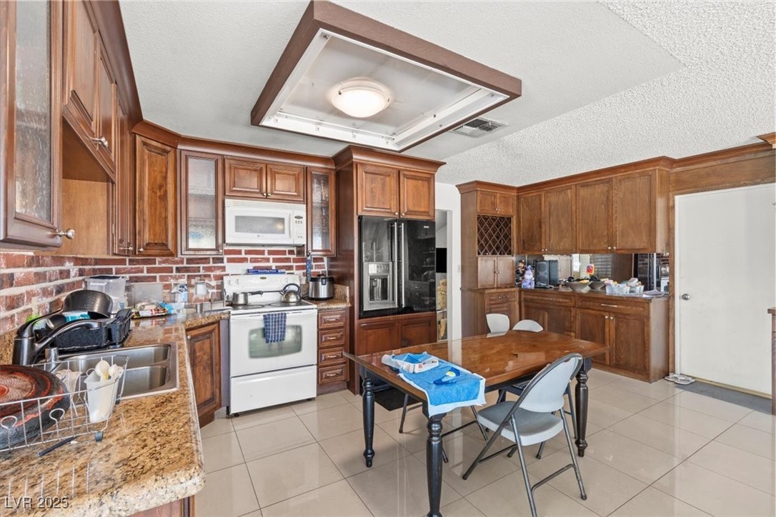 4716 Mountain Valley Road Property Photo 15