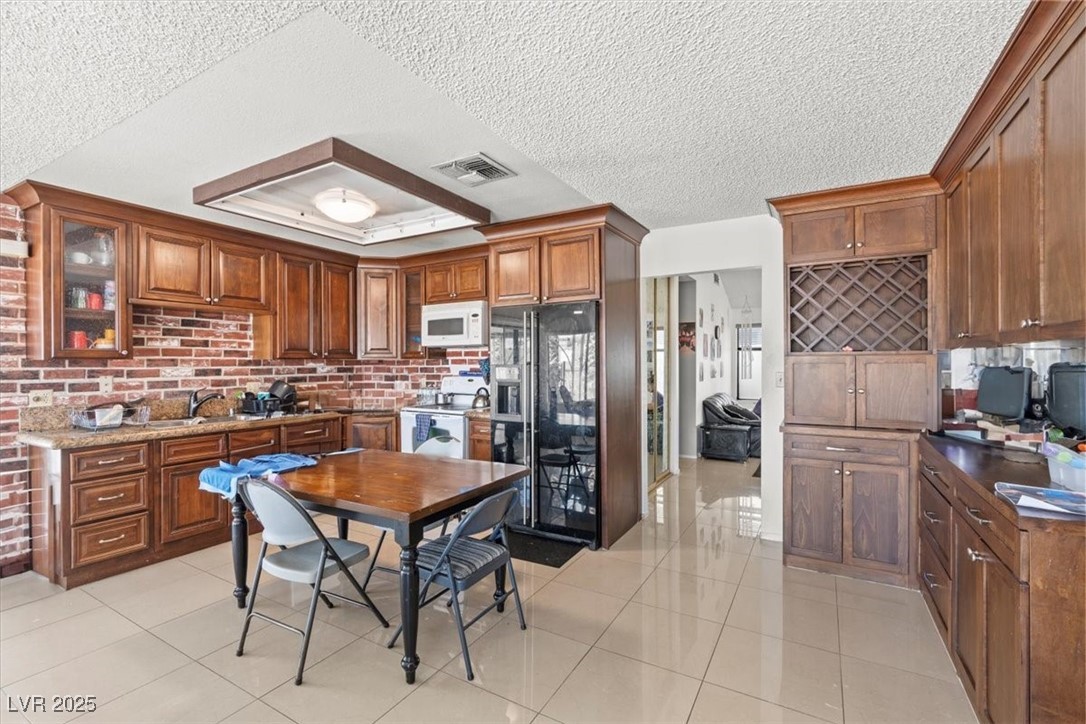 4716 Mountain Valley Road Property Photo 16