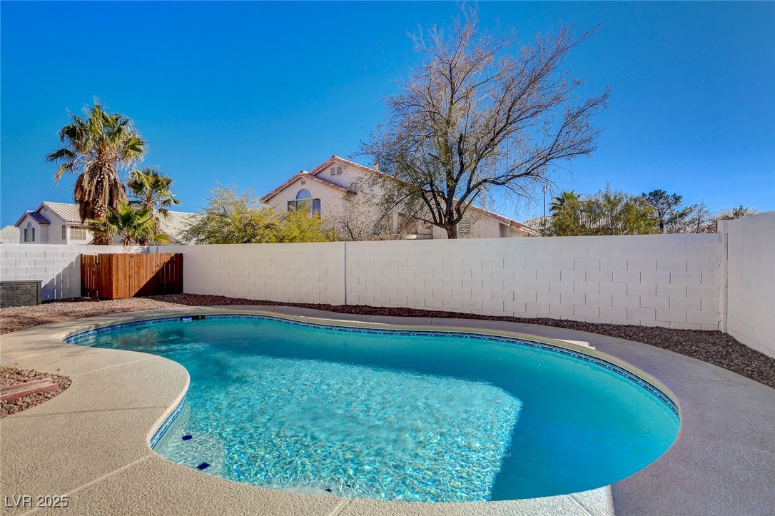 9995 Yellow Canary Avenue Property Photo 1