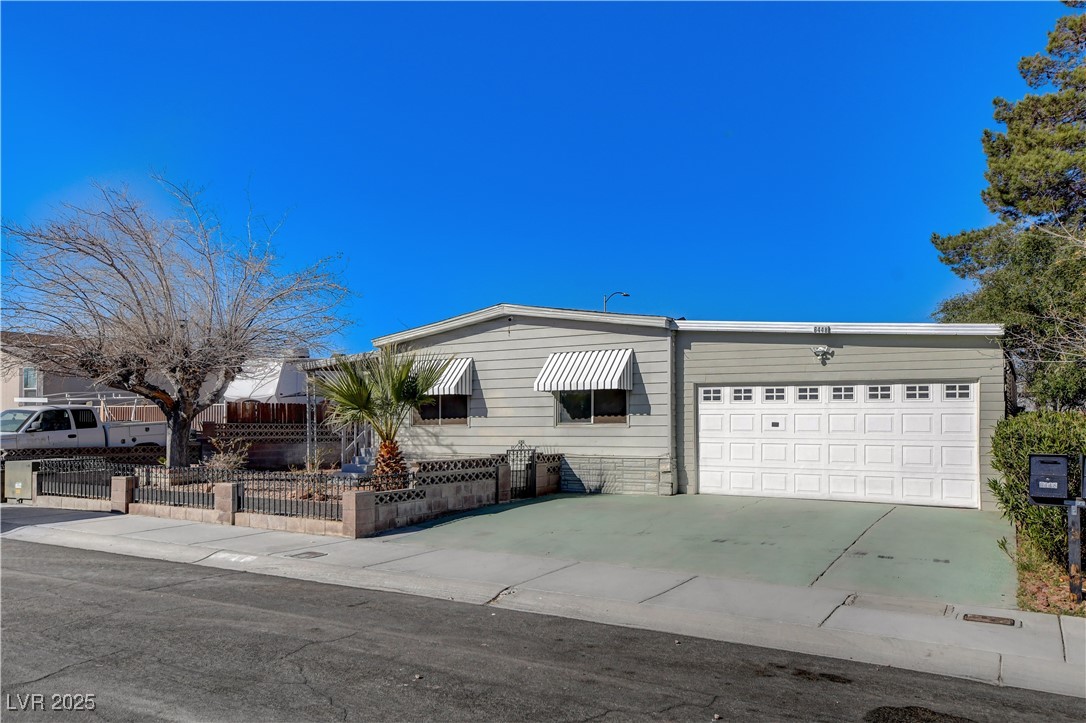 6448 Sapphire Street Property Photo 2