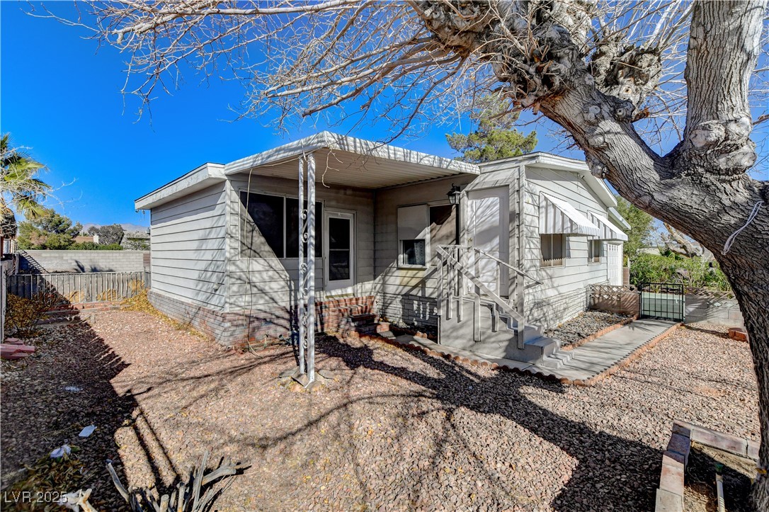 6448 Sapphire Street Property Photo 3