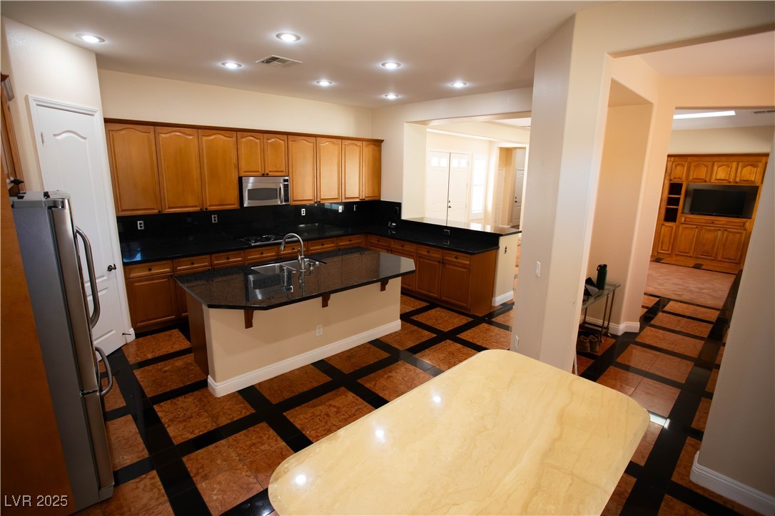 9408 Forest Edge Avenue Property Photo 10