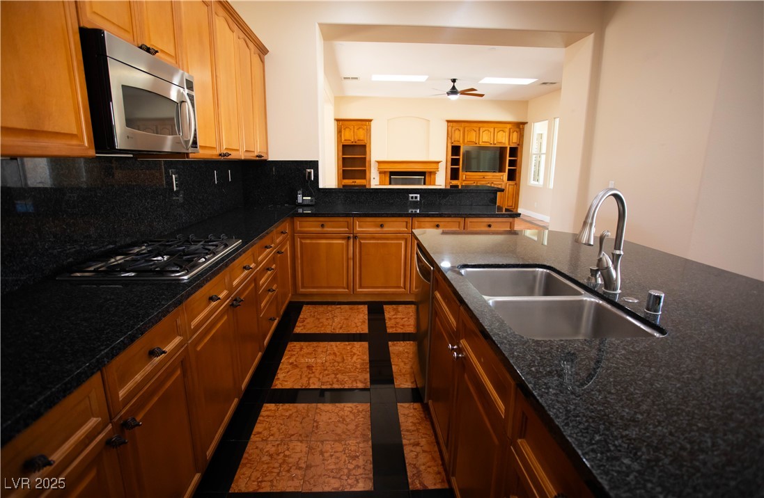9408 Forest Edge Avenue Property Photo 12