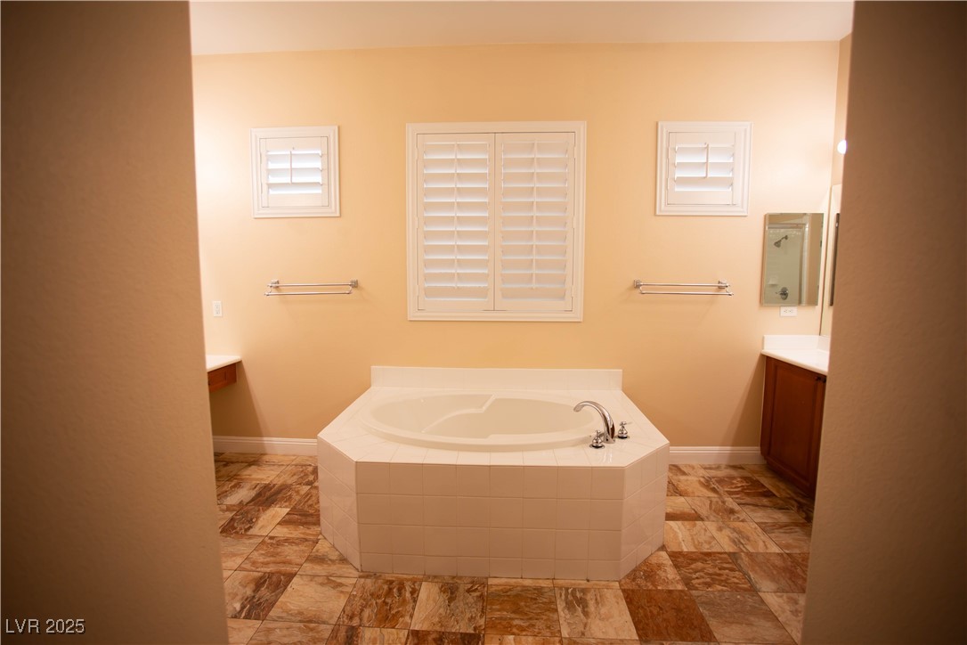 9408 Forest Edge Avenue Property Photo 27