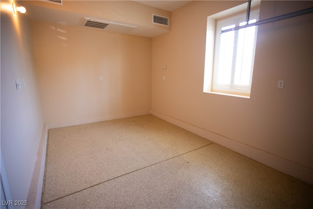 9408 Forest Edge Avenue Property Photo 38