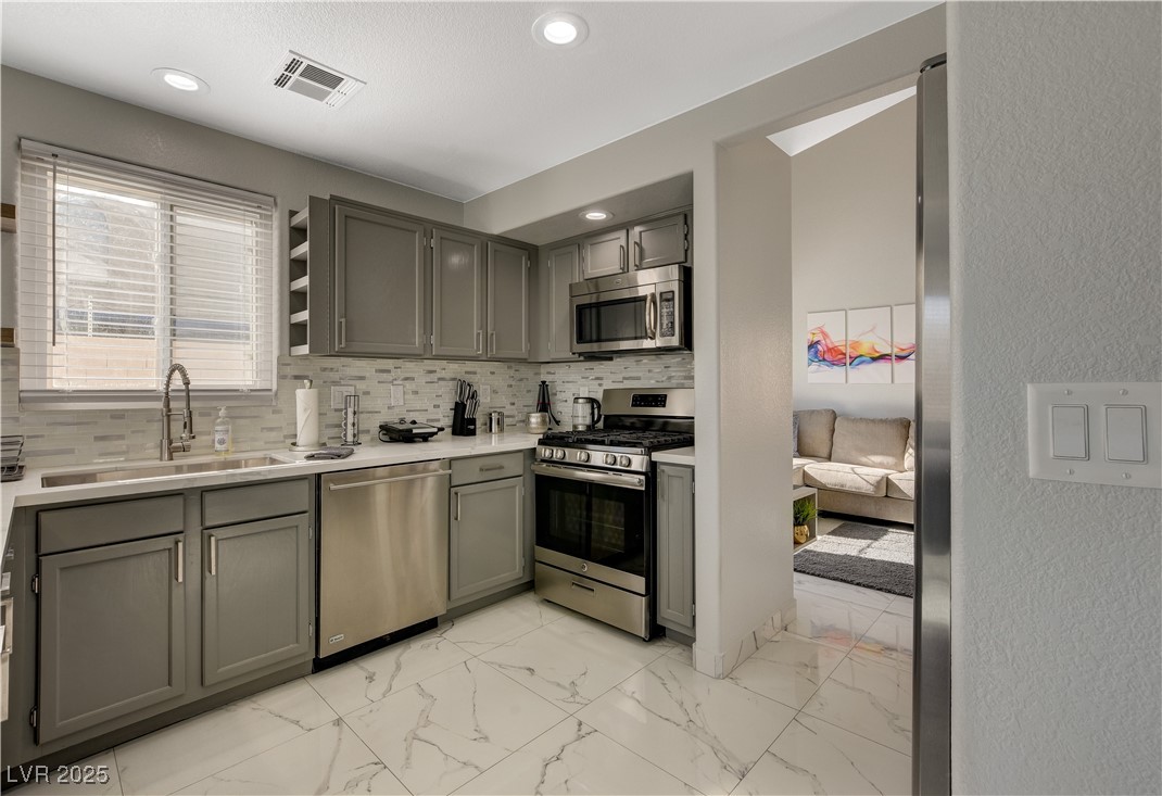 7301 Casa Solar Court Property Photo 8