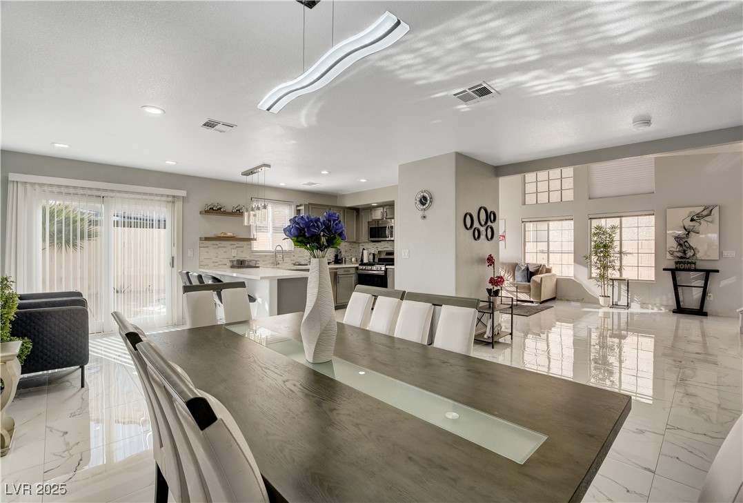 7301 Casa Solar Court Property Photo 23