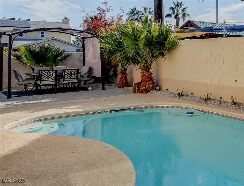 7301 Casa Solar Court Property Photo 29