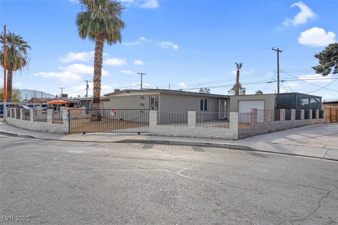 2801 Emmons Avenue Property Photo 3