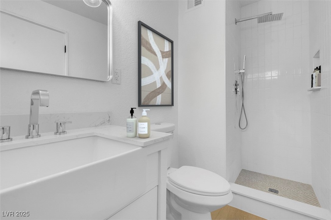 2801 Emmons Avenue Property Photo 18