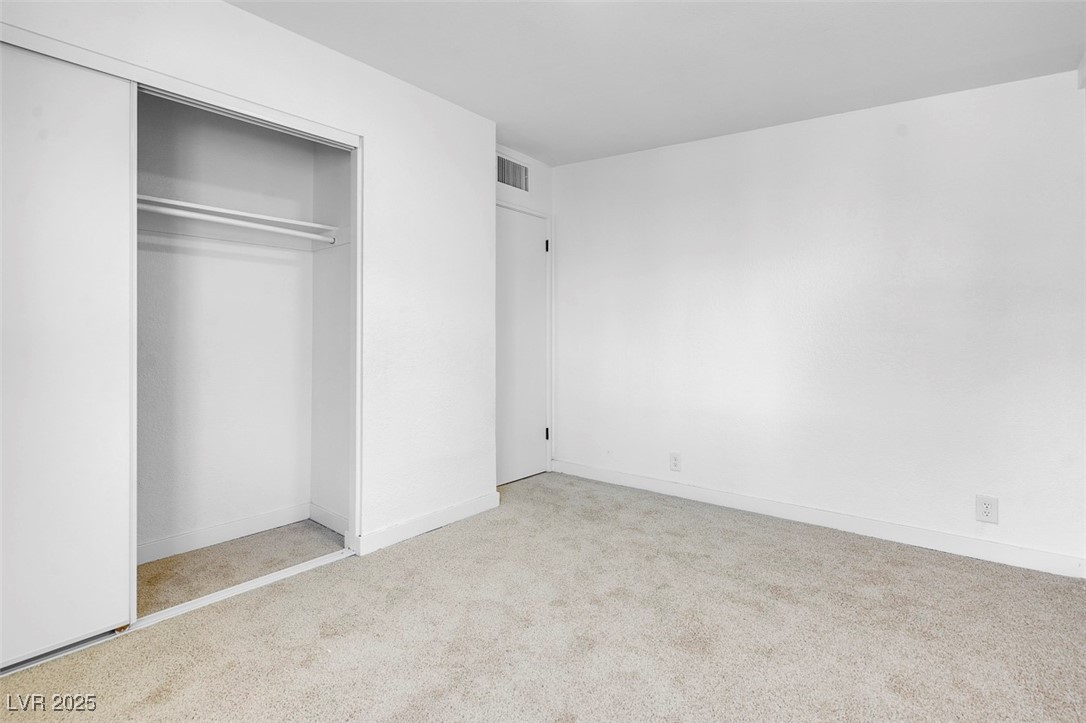 2801 Emmons Avenue Property Photo 25