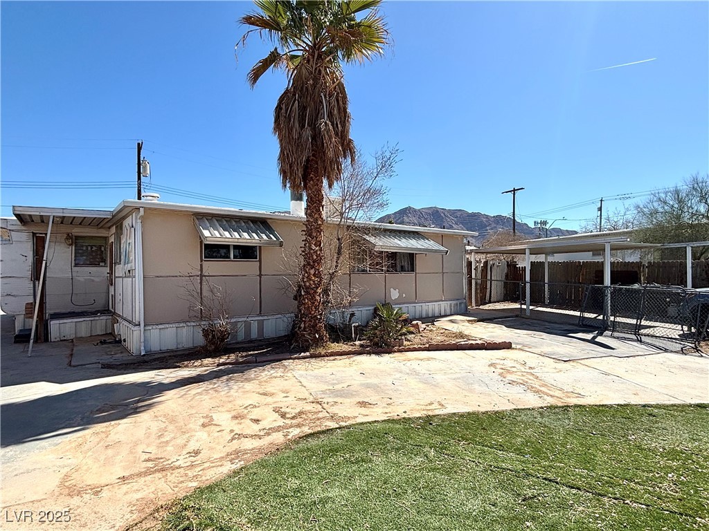 2036 College Circle Property Photo 1