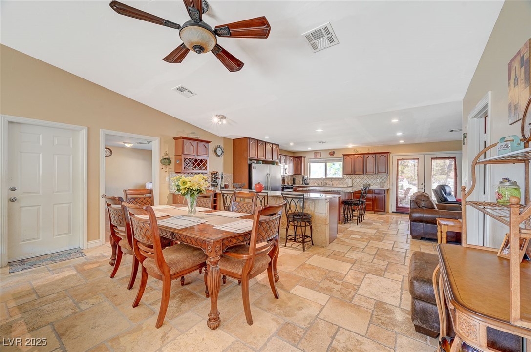 4424 Shady Hollow Avenue Property Photo 3