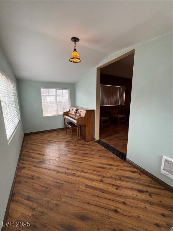 1085 Lyons Avenue Property Photo 4