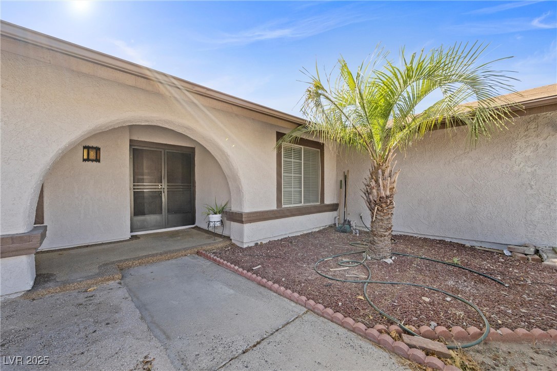 1841 Golden Shadow Drive Property Photo 2