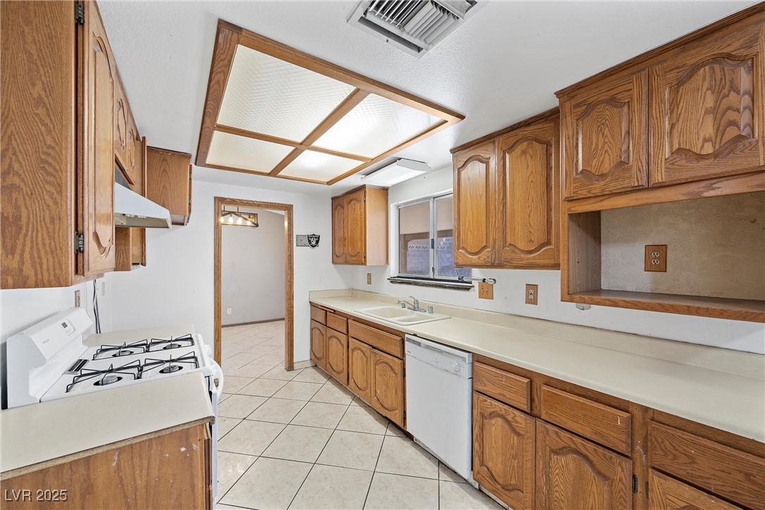 1841 Golden Shadow Drive Property Photo 13