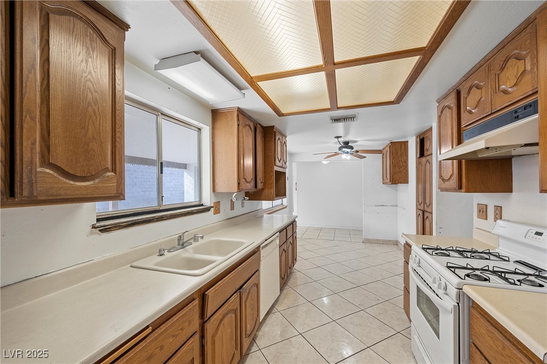 1841 Golden Shadow Drive Property Photo 24