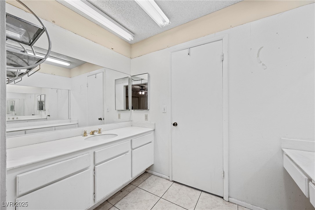 1841 Golden Shadow Drive Property Photo 30