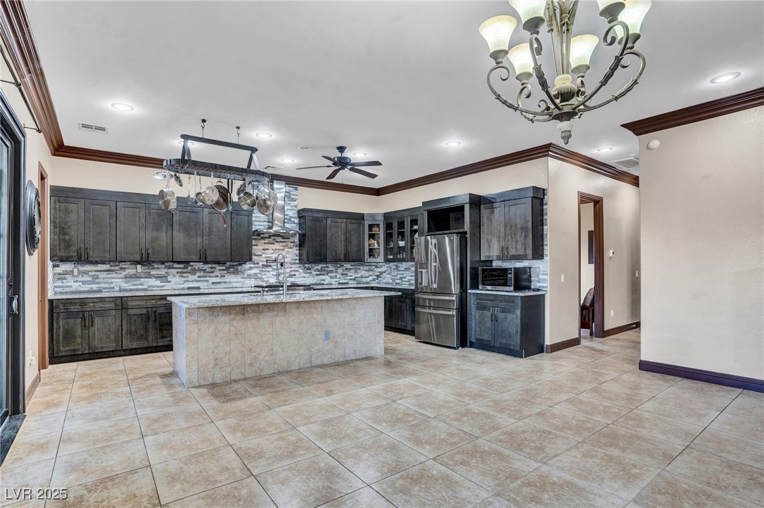 2051 Saginaw Avenue Property Photo 9
