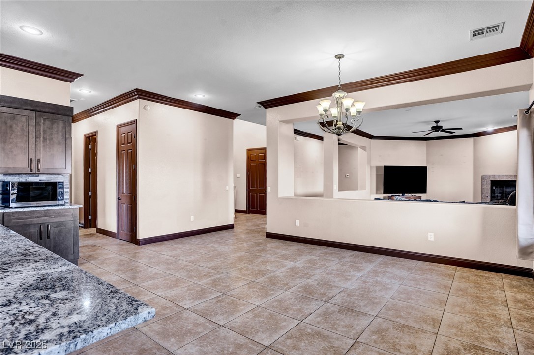 2051 Saginaw Avenue Property Photo 12