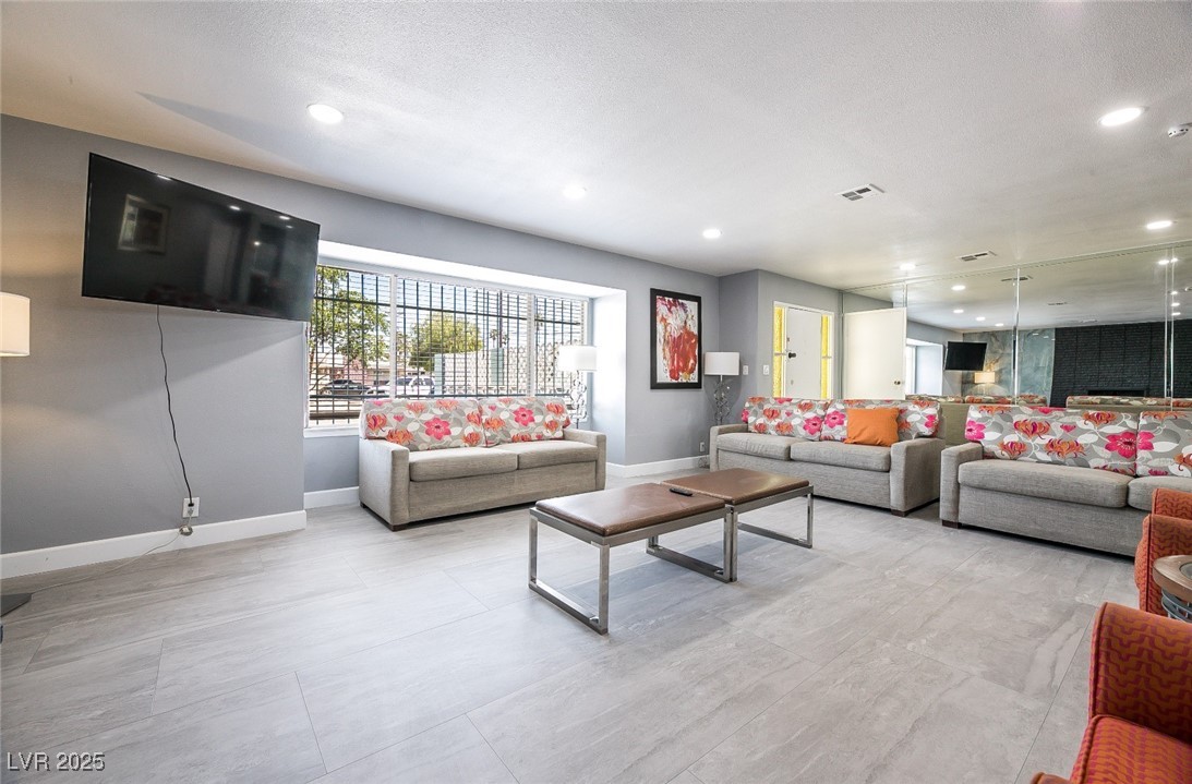 1521 Sombrero Drive Property Photo 2