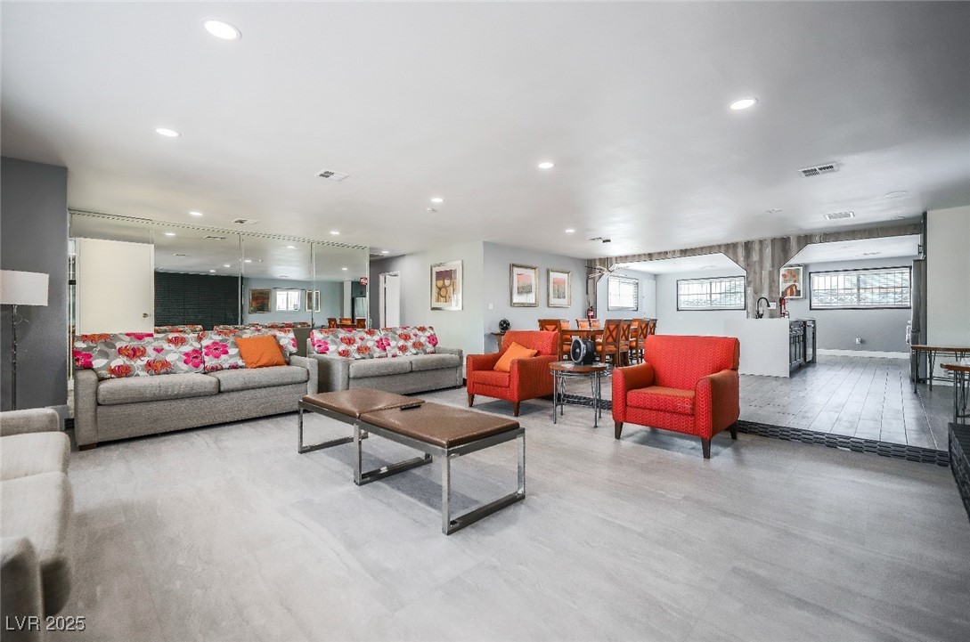 1521 Sombrero Drive Property Photo 9