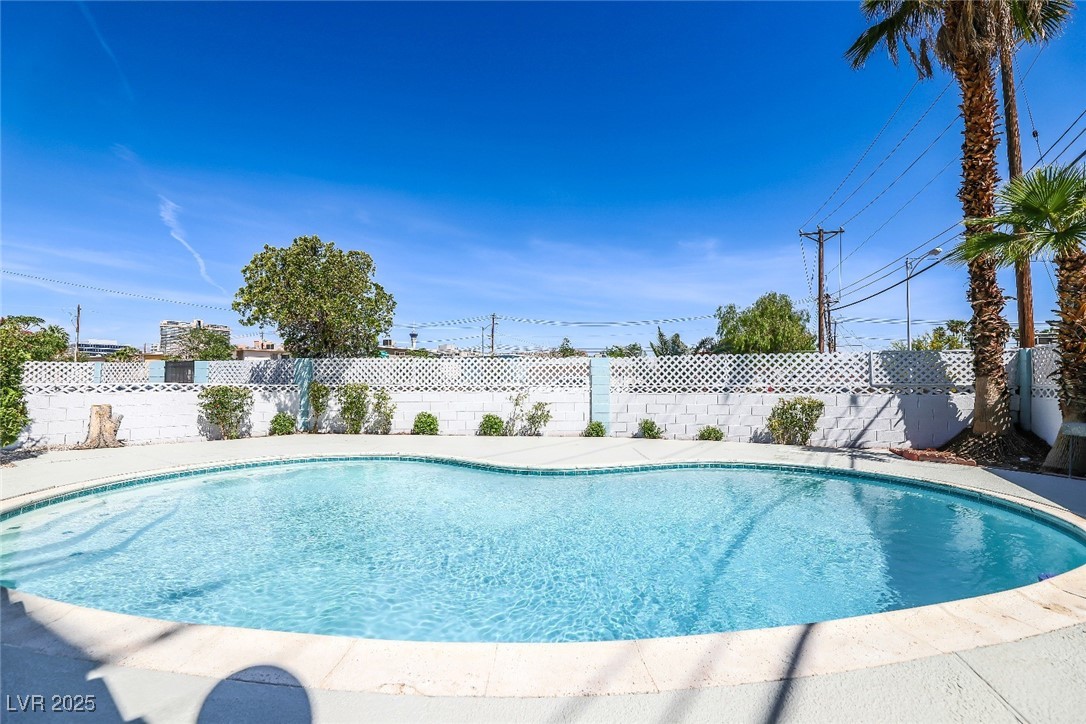 1521 Sombrero Drive Property Photo 27