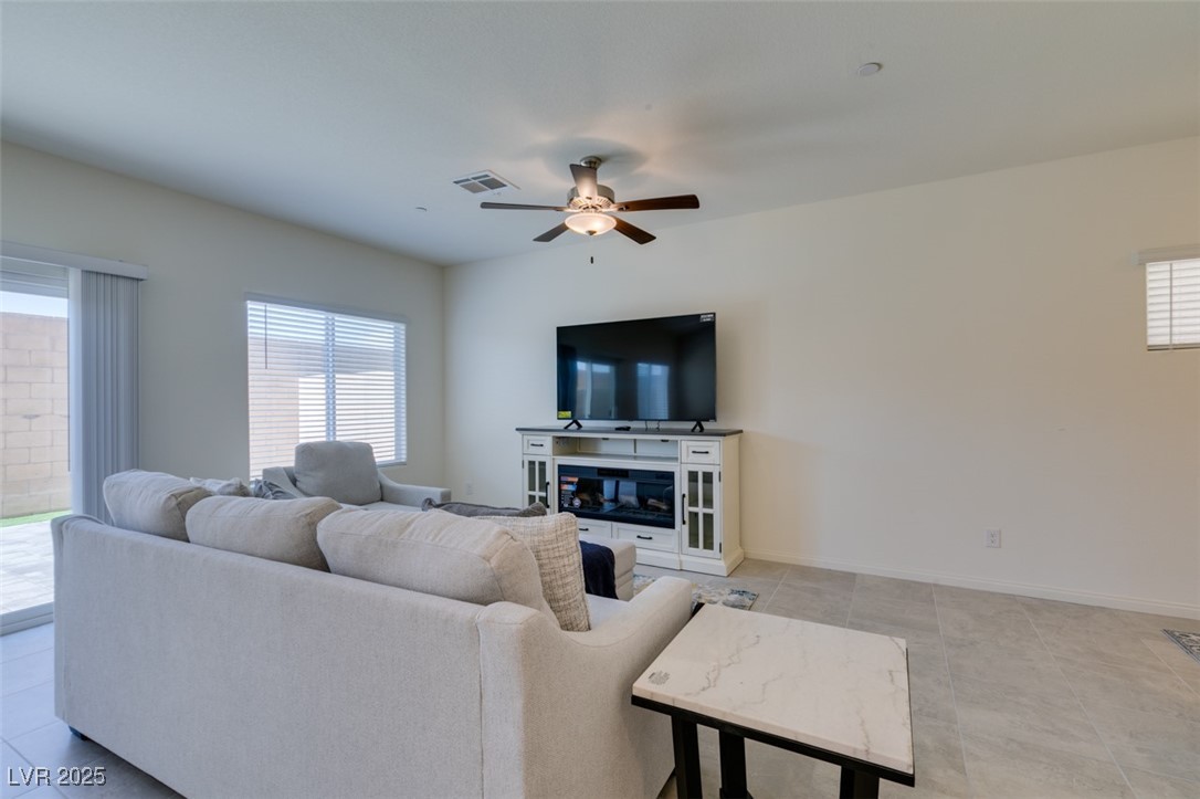 7107 Alabaster Peak Street Property Photo 8