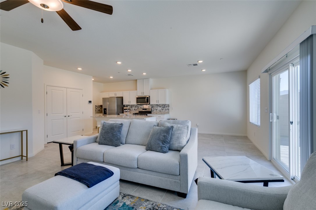 7107 Alabaster Peak Street Property Photo 13