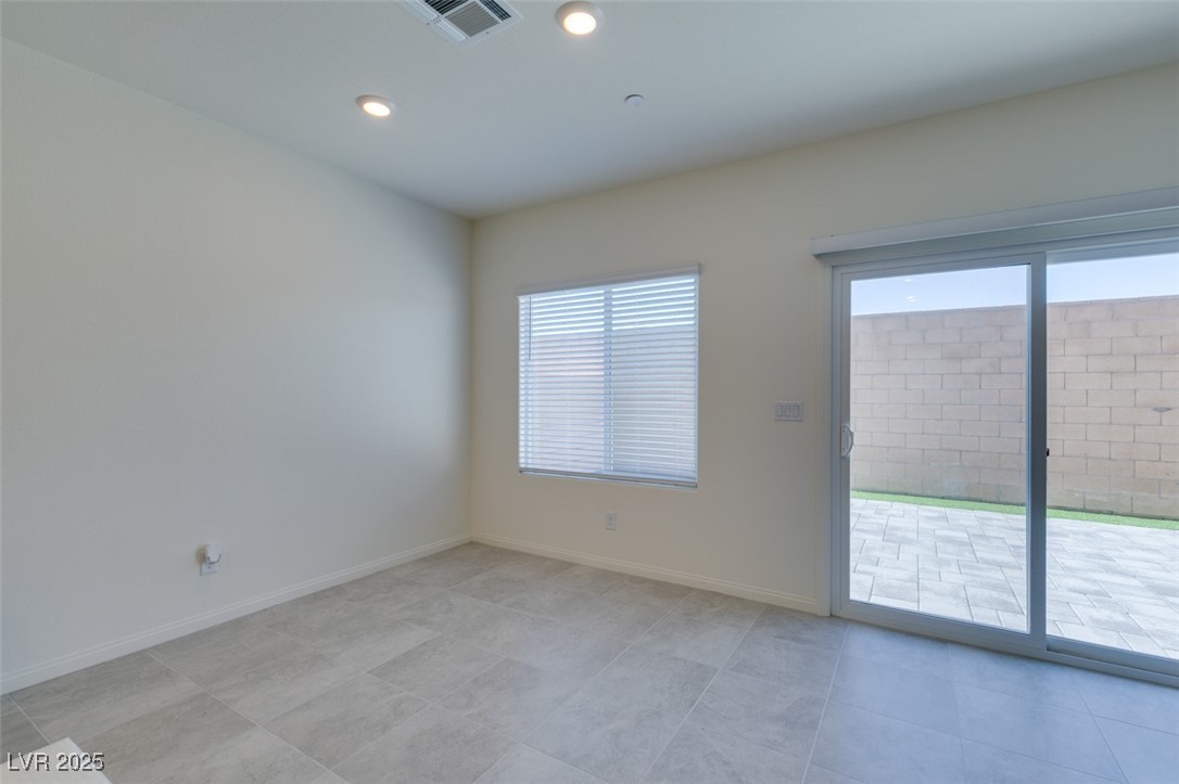 7107 Alabaster Peak Street Property Photo 14